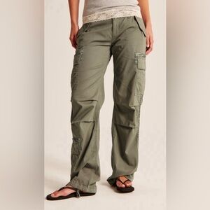 Abercrombie size 28/6 Regular 2000’s Utility Cargo Pant - Olive Green